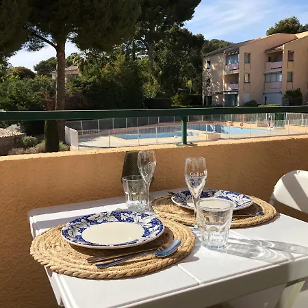 아파트 Avec Terrasse Et Piscine *