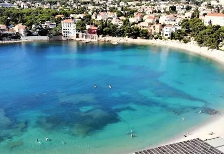 Apartman Avec Terrasse Et Piscine Bandol