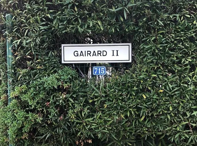 Avec Terrasse Et Piscine Апартаменты Бандоль