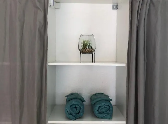 Avec Terrasse Et Piscine Апартаменты Бандоль