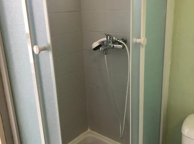 Апартаменты Avec Terrasse Et Piscine Бандоль